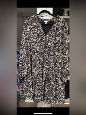 Time and Tru Black Floral V-Neck Long Sleeve Dress